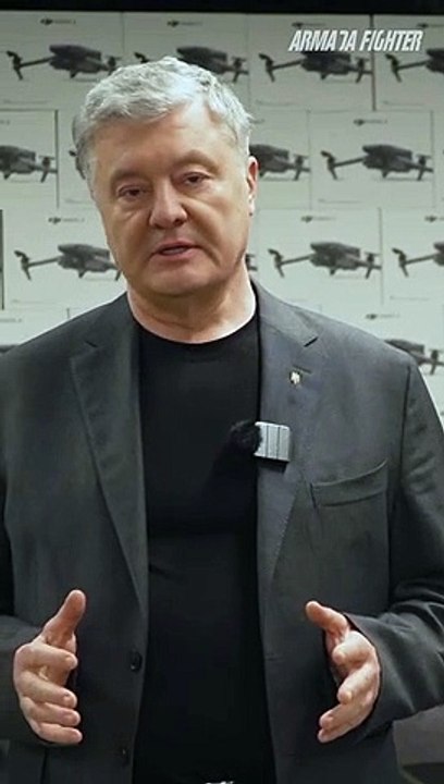 Eks Presiden Ukraina Pamer 148 quadcopter dan 6 UAV Valkyrie Diserahkan ke Pasukan