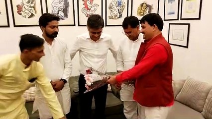 दुबे ने ली आम आदमी पार्टी की ली सदस्यता