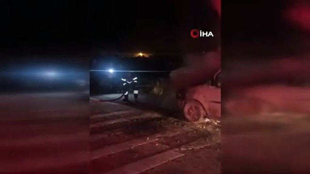 Burdur’da seyir halinde yanan otomobil kullanılamaz hale geldi