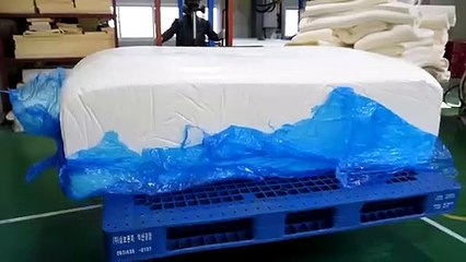 A Korean Bed Factory That Makes Mattresses Like Soft Cakes