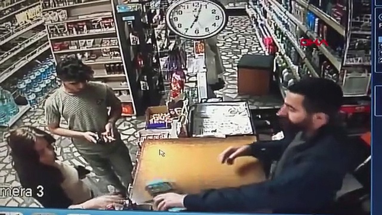 Un suspect surpris en train de donner de la fausse monnaie à une épicerie à Avcılar
