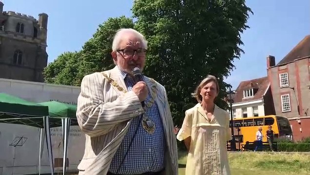 The Mayor declares the Festival of Chichester open