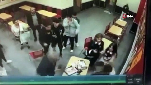 Hamburgercide kız arkadaşı ile tartıştı, ortalık boks ringine döndü