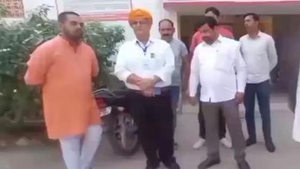 बागपत: शिक्षिका की शिकायत लेकर थाने पहुंचा 67 साल का छात्र, जानिए पूरा मामला