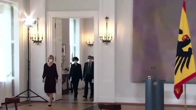 BioNTech şirketi koronavirüs aşısının yan etkileri yüzünden yarın Almanya'da hakim karşısına çıkıyor