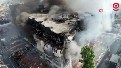 Başakşehir'de fabrikadaki yangını söndürme çalışmaları havadan görüntülendi