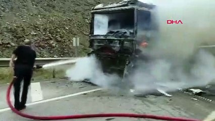 Un camion a pris feu à Samsun