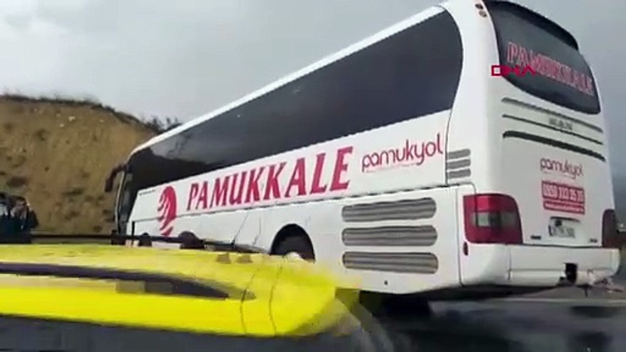 Antalya'da yağış nedeniyle otobüs kaza yaptı: 10 yaralı