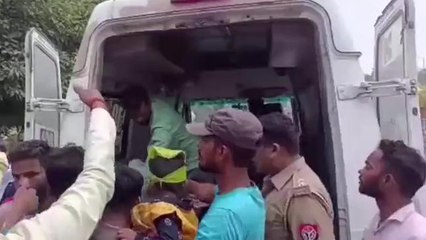 अयोध्या: बाइक सवार दम्पति को ट्रेवेल्स बस ने मारी जोरदार की टक्कर...दोनों गंभीर घायल