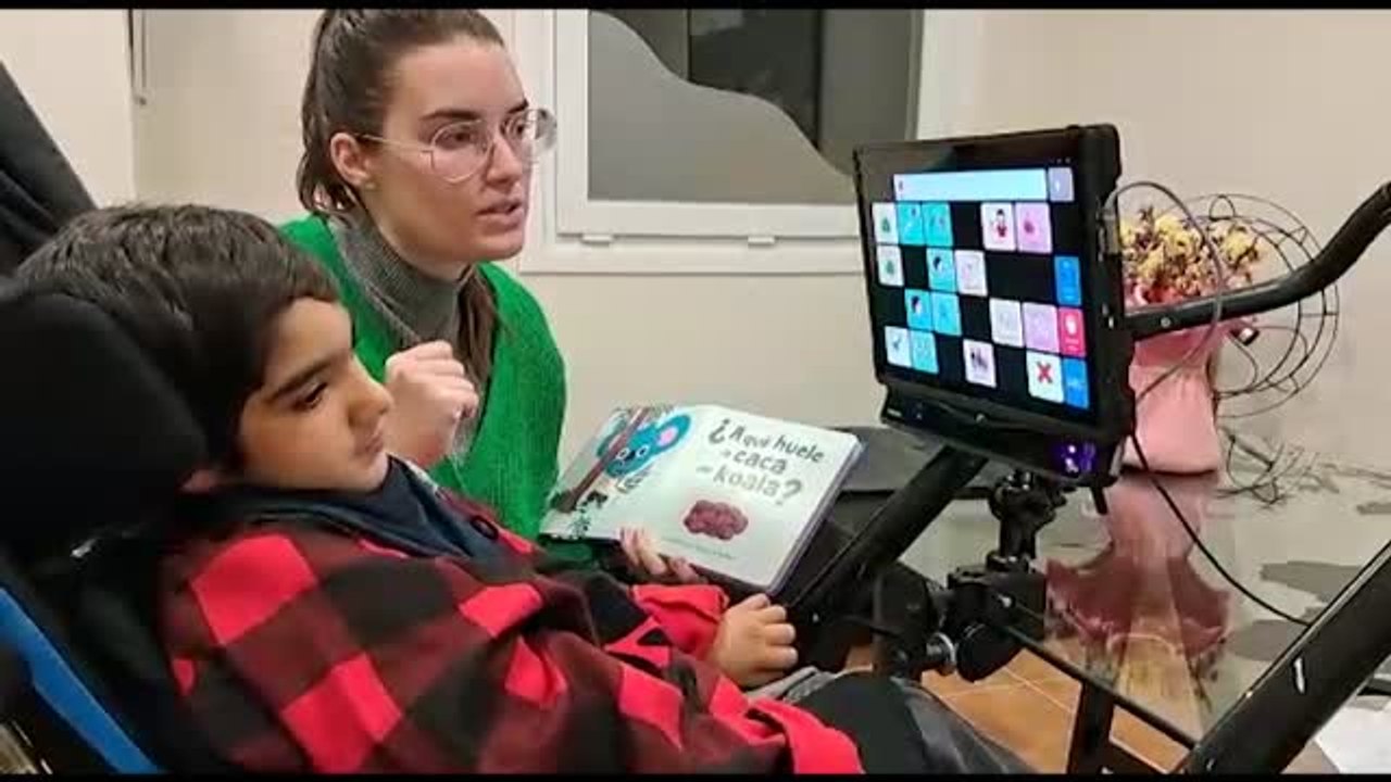 Un niño de Santurce con parálisis cerebral espera 12 horas para que una ambulancia le traslade
