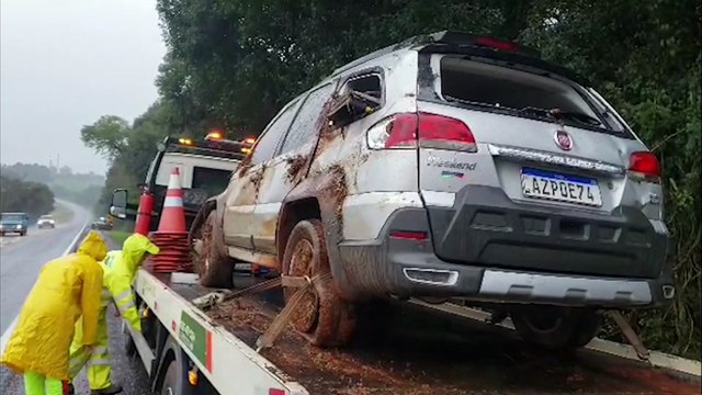 Cinco pessoas ficam feridas em capotamento na rodovia BR-277