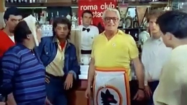 Pippo Franco Mario Carotenuto - E di a questo signore che tuo padre ci ha un recorde...io sono l unico di questo rione che nun é mai stato in galera - scene divertenti da ridere film cult Il tifoso l arbitro e il calciatore 1983
