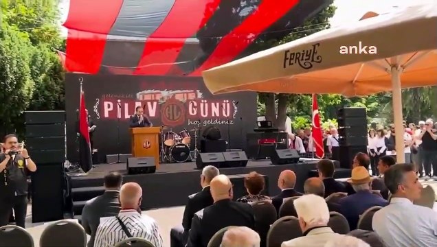 Kabataş Erkek Lisesi Pilav Günü'nde müdür ve vakıf başkanı protesto edildi