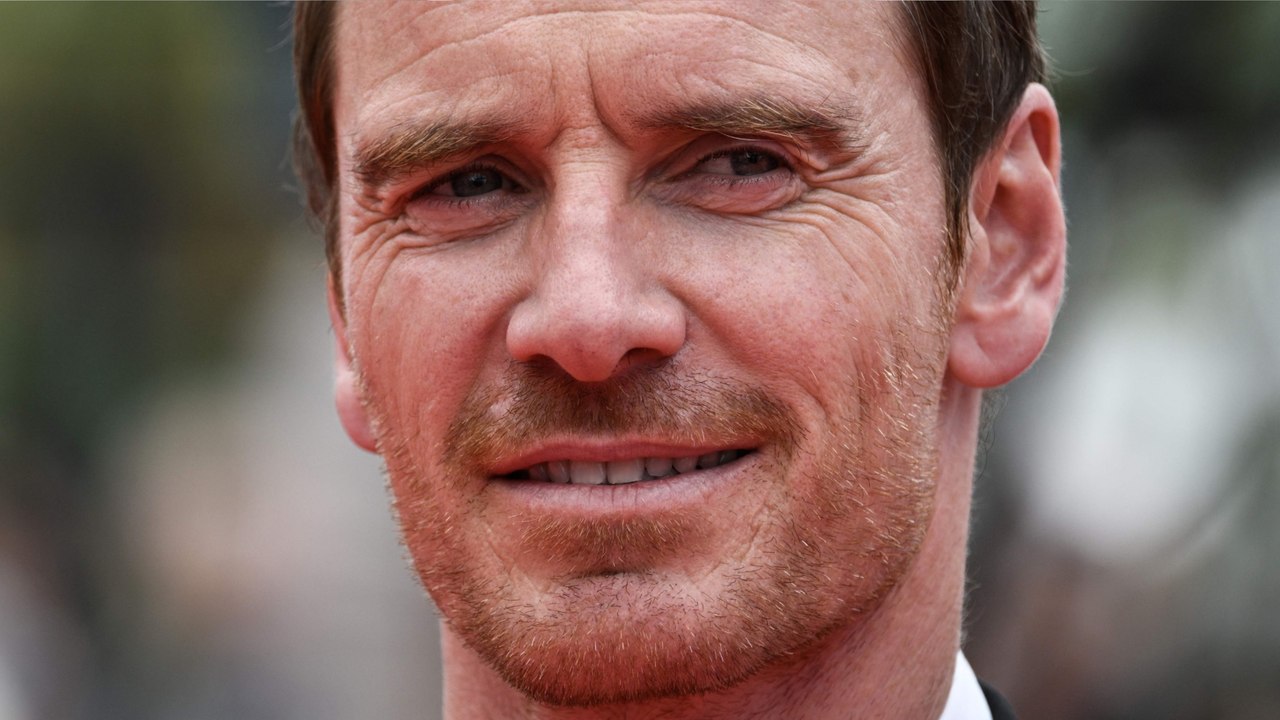 GALA VIDEO - PHOTO - Michael Fassbender : l’acteur victime d’un spectaculaire accident aux 24h du Mans