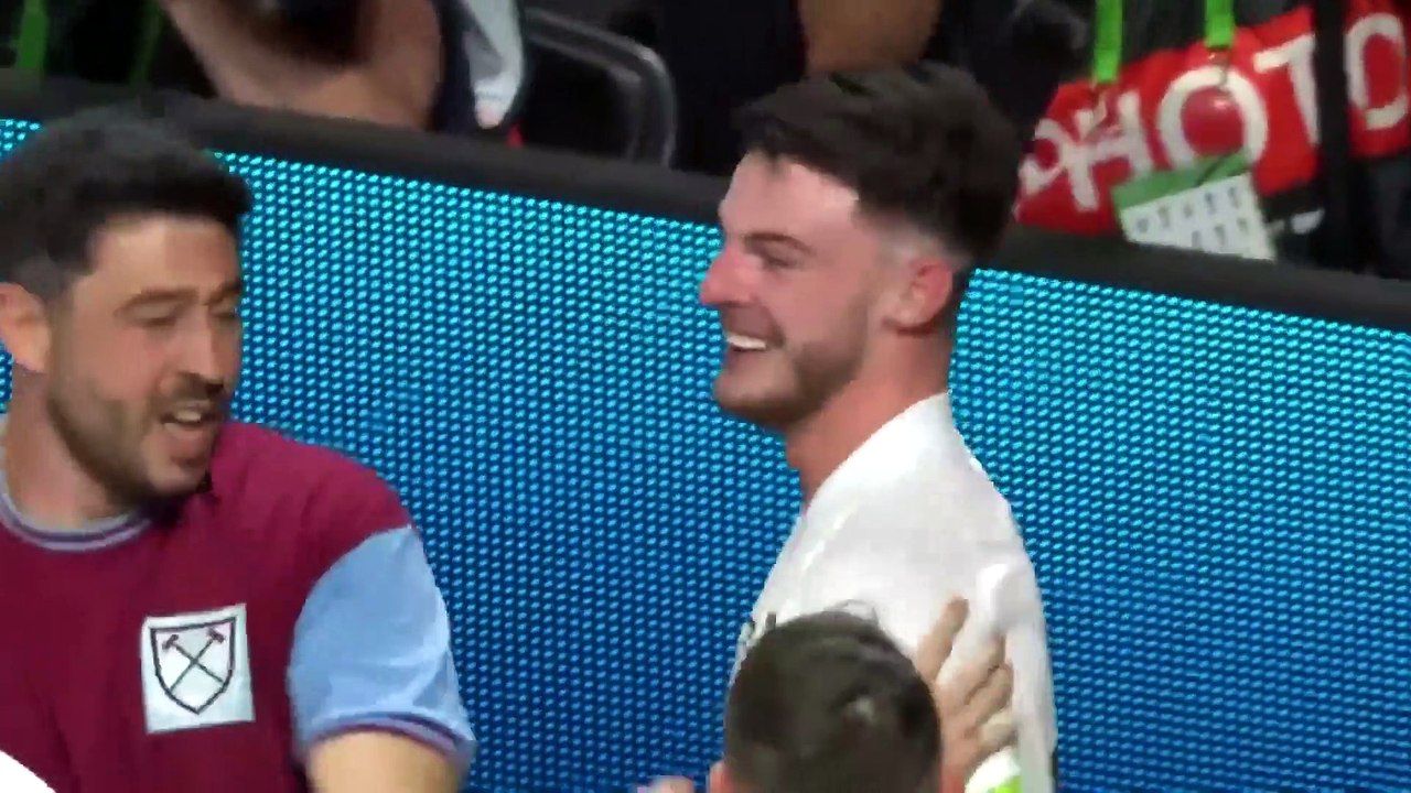 Full time scenes as West Ham win the UEFA Conference League! UP THE IRONS!