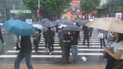 [날씨] 낮부터 요란한 소나기...우박·돌풍 주의 / YTN