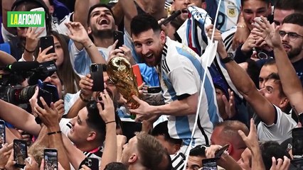 Pequeña niña pone en su tarea a Messi como símbolo patrio argentino