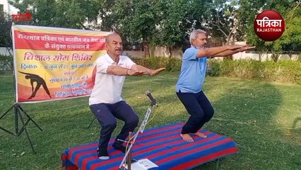 VIDEO : योग महोत्सव: मयूरासन, ताड़ासन के साथ किया प्राणायाम