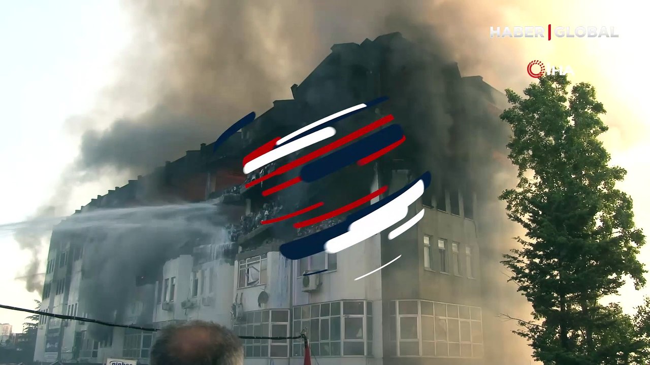 İkitelli Organize Sanayi Bölgesi'ndeki yangın 3. gününde! Binada çökmeler yaşanıyor