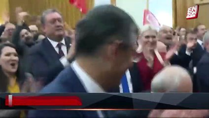 Özgür Özel'in, Kılıçdaroğlu'nun veda konuşmasında ağladığı anlar