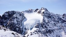 Tiroler Alpen  massiver Berggipfel abgebrochen