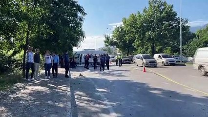 Bursa'da işçi servisi ile otomobil çarpıştı: 1 ölü, 9 yaralı