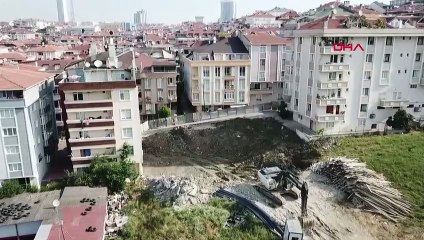 İstanbul’da inşaat temeli kazılırken yol çöktü, zarar gören bina boşaltıldı