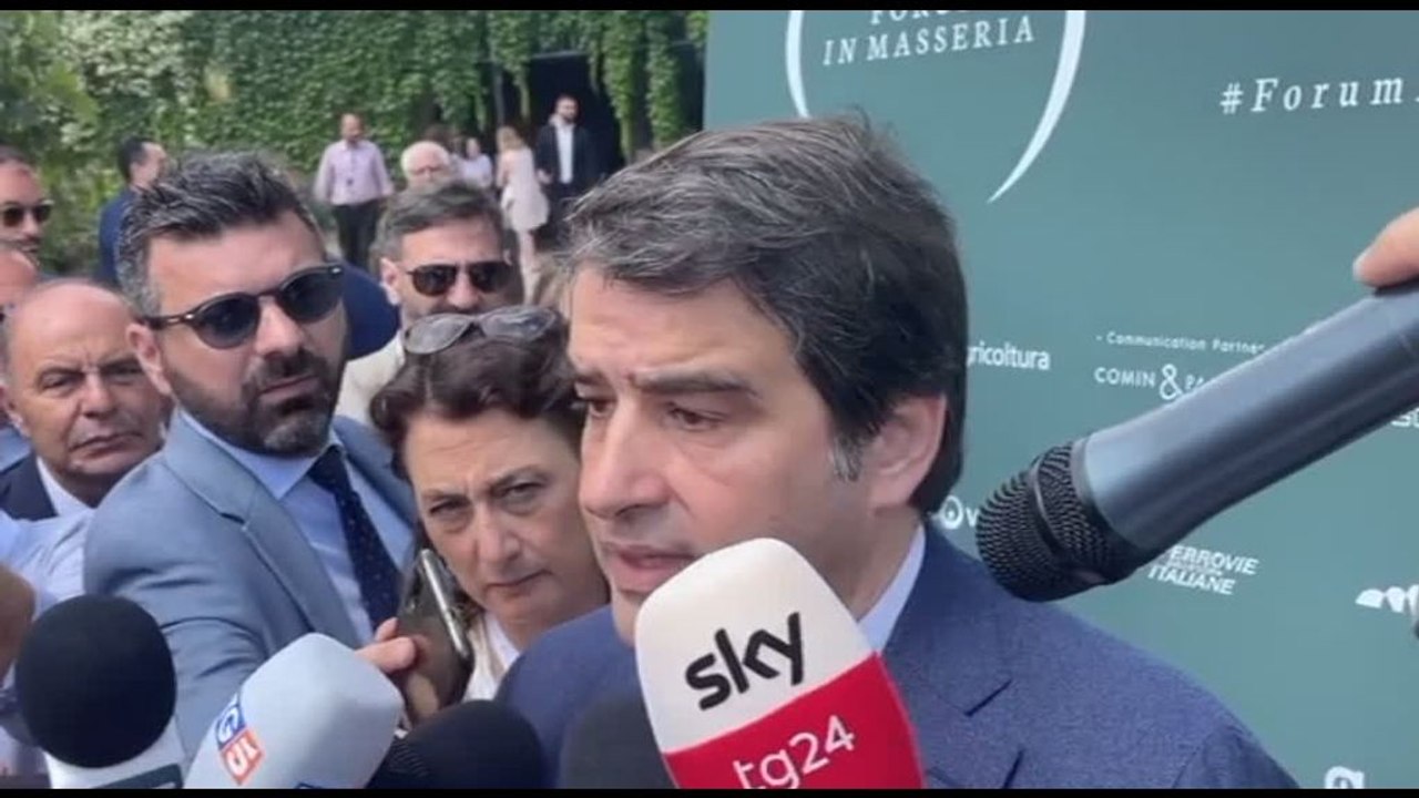 Pnrr, Fitto: "Strategia chiara, fare velocemente non in fretta"