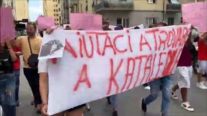 Kata, il corteo per le strade di Firenze: "Torna a casa"