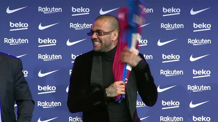 Télécharger la video: La Audiencia de Barcelona confirma la prisión provisional de Dani Alves