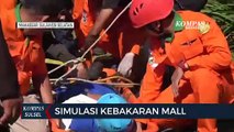 Kebakaran Mall Pengunjung Panik