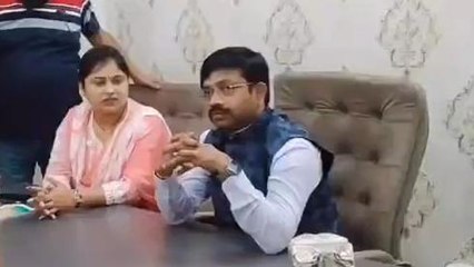 बीजेपी के नंदी बोले- सपा - बसपा चोर, तो मंत्री ने राहुल गाँधी को भी लपेटा