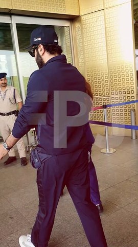 Ranbir Kapoor Spotted At Airport