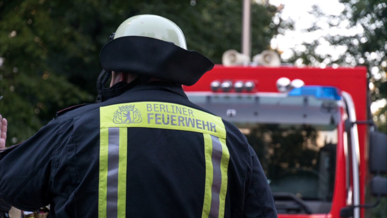 Feuer bei Yachtclub: drei Menschen verletzt