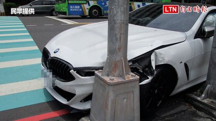 豪車出事片！780萬BMW頂級跑車逆向撞 維修費上看百萬(民眾提供/警方提供)