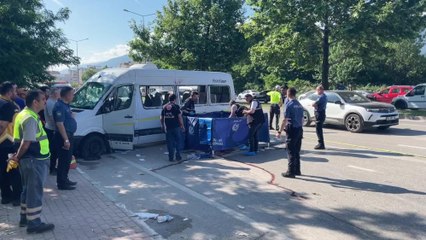 İşçileri taşıyan minibüs kaza yaptı: 2 ölü