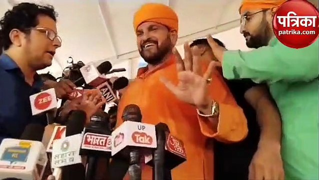 वीडियो : बृजभूषण ने पढ़ी शायरी मीडिया ने पूछा मतलब बोले, पढ़े-लिखे हो तो निकाल लो, फिर कहां लड़ूंगा, लड़ूंगा, लड़ूंगा जानिए कहां से