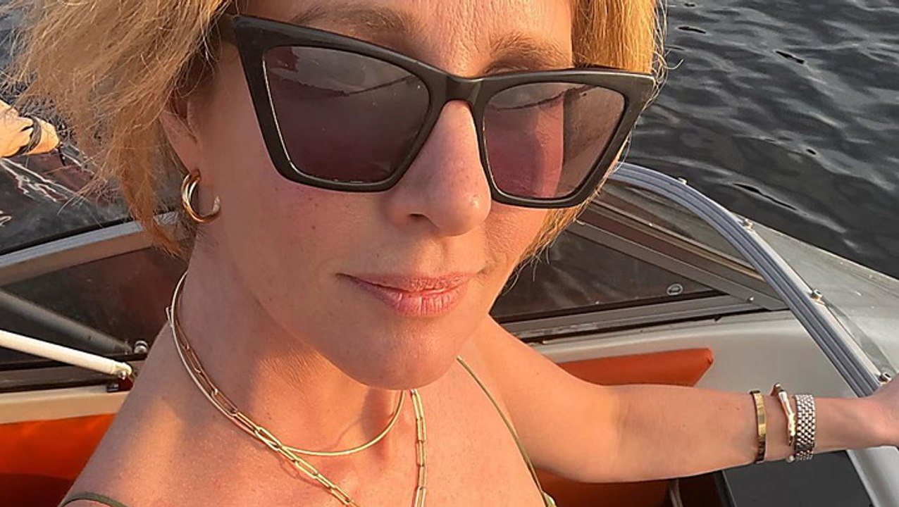 So kennen wir sie gar nicht: Mareile Höppner gibt gewagten Einblick im Mini-Kleid