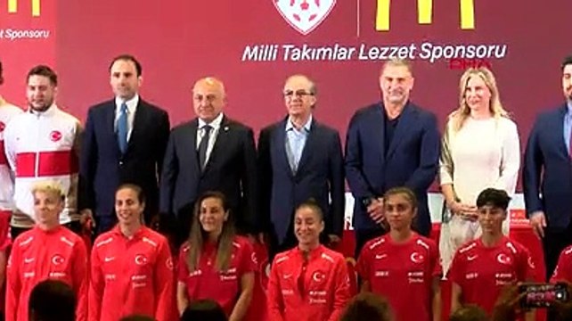 TFF Başkanı Büyükekşi ve Milli Takım Teknik Direktörü Kuntz, sponsorluk anlaşması toplantısına katıldı - 1