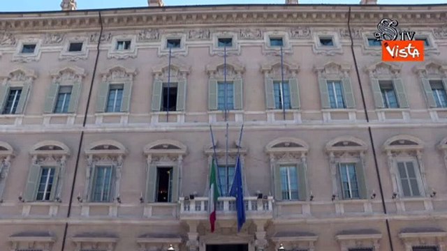 Le bandiere di Palazzo Madama a mezz'asta in memoria di Silvio Berlusconi