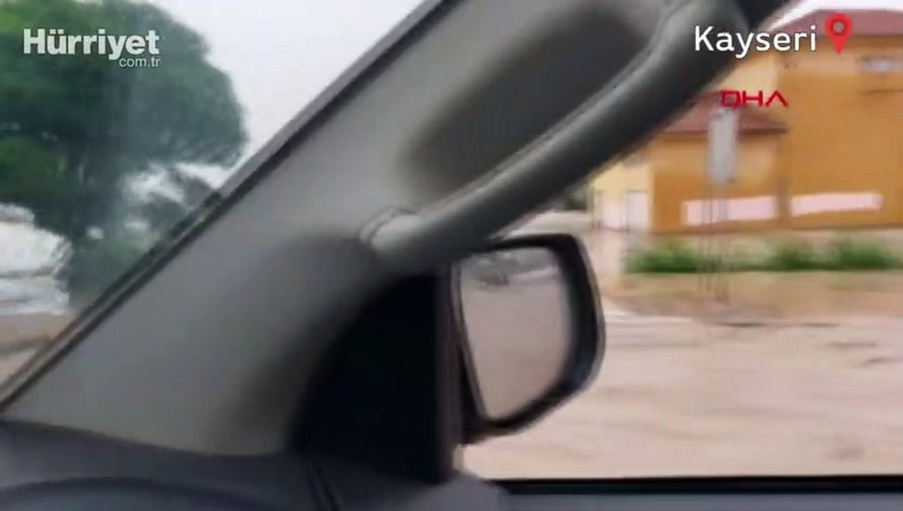 Kayseri - Niğde yolunda sel nedeniyle ulaşım durdu
