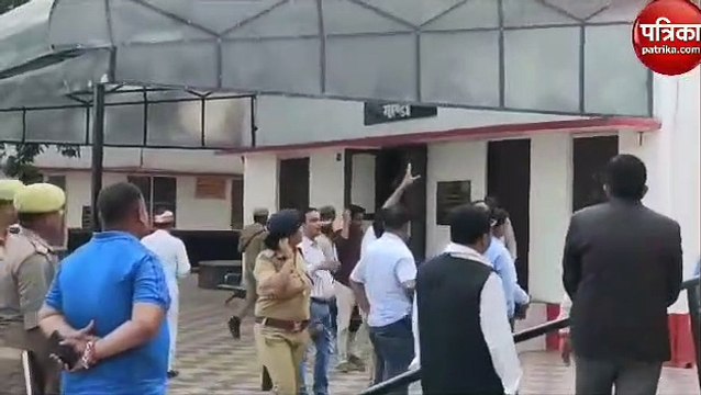 Gonda Braking : गोंडा डीएम ऑफिस में लगी आग, मचा हड़कंप