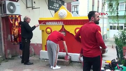 Sinop'ta 40 yıllık gelenek devam etti: Çeşmeler Galatasaray'ın renklerine boyandı
