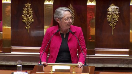 Réforme des retraites: Élisabeth Borne remercie la Nupes pour avoir déposé une "17e motion de censure en un an"