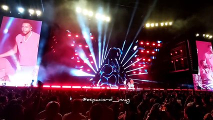 Romeo Santos, el artista sorpresa que brilló en el concierto de Arcángel