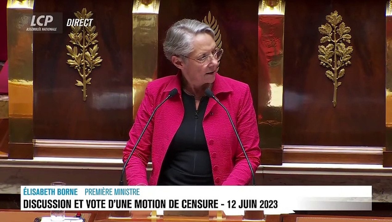 Regardez cet incident à l'Assemblée Nationale cet après-midi entre la présidente de l'Assemblée et le député Insoumis Louis Boyard qui ne cesse d'hurler alors que la première ministre Elisabeth Borne prononce son discours