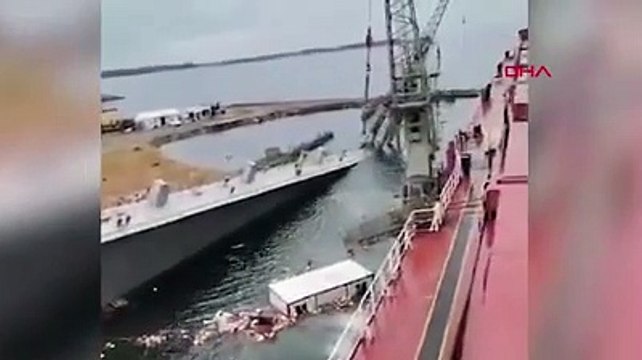 Tuzla'da tersanede havuz çöktü; vinç geminin üzerine devrildi