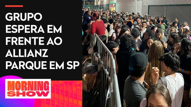 Centenas de fãs formam fila enorme para comprar ingressos do show da Taylor Swift