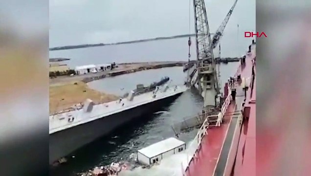 Tersanede havuz çöktü! Vinç geminin üzerine devrildi