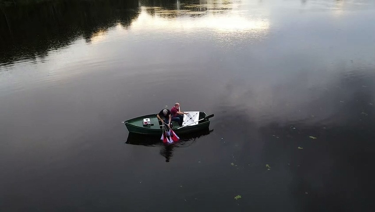 Recuperation du ballon sonde .Retour sur la terre ferme de F6FGH et F4HUX filmé par F4JLS